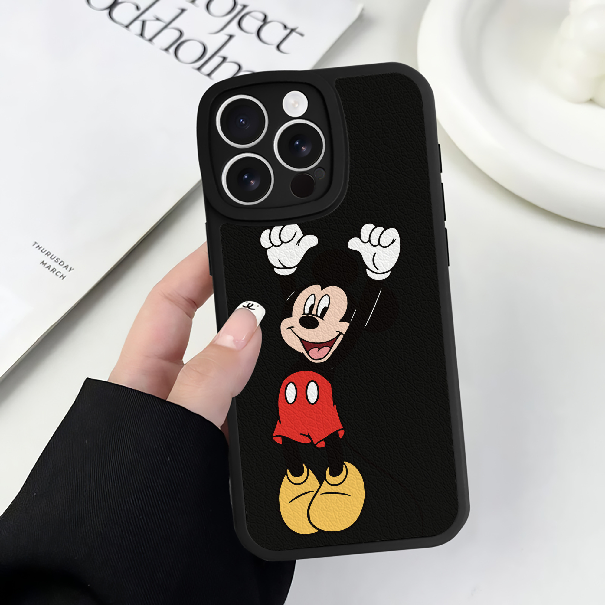 （画像用） ミッキーマウス Mickey Mouse 【iPhone 16シリーズ対応】シリコンスマホケース（レザー調） 材質：シリコン